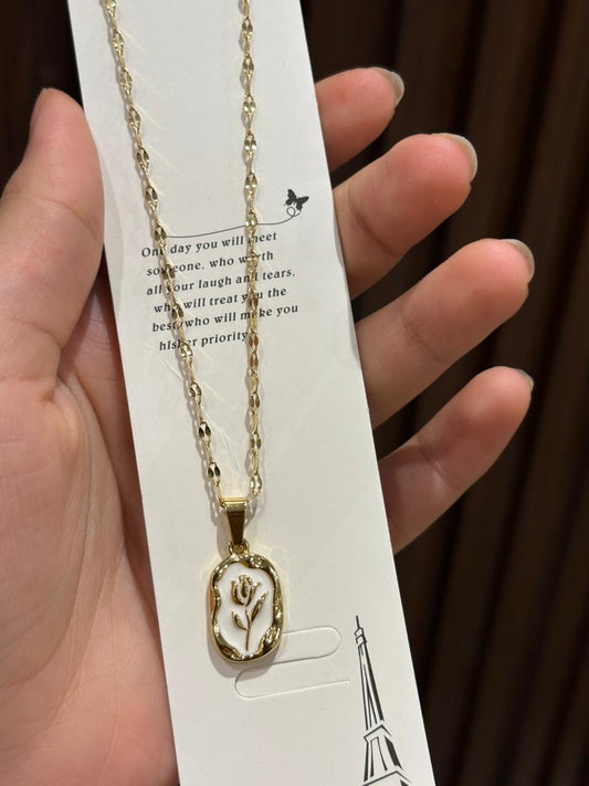 Flower necklace