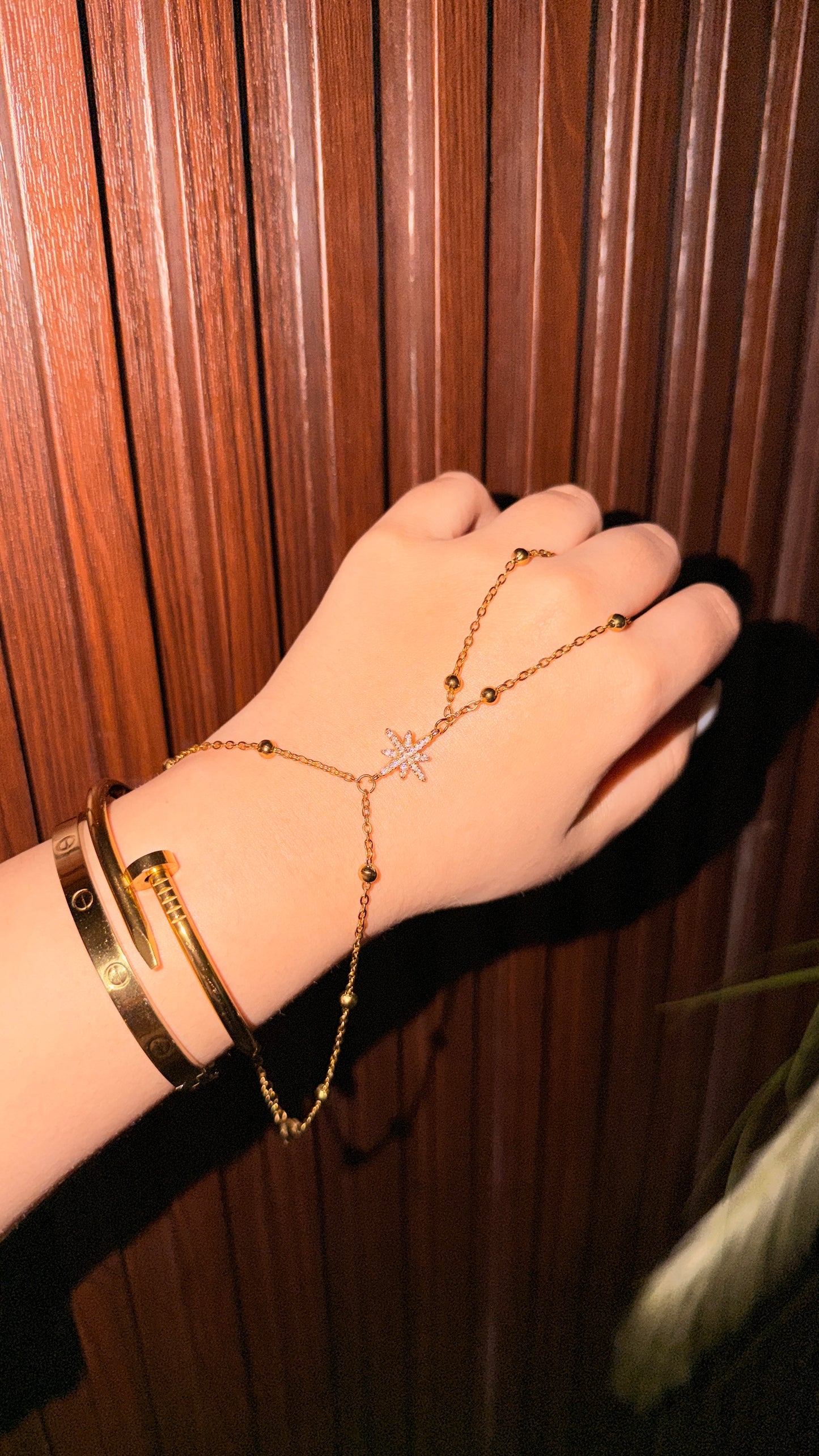 Star hand chain
